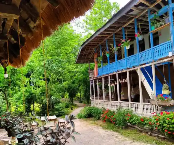 اقامتگاه بومگردی هلو چین-1