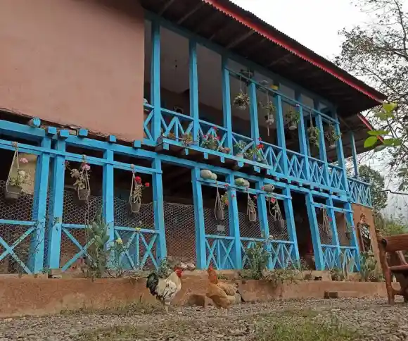 اقامتگاه بومگردی ماه نشين دیورش-1