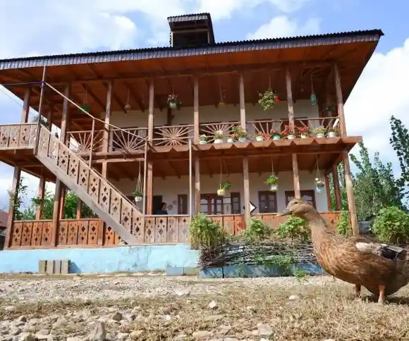 اقامتگاه بومگردی داروک-1