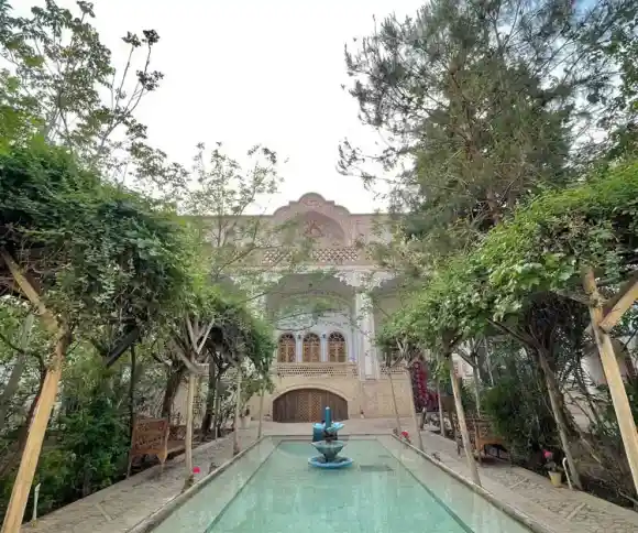 اقامتگاه سنتی خادمی-1