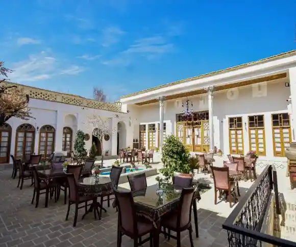 بوتیک هتل هزار و یک شب چهارباغ-1