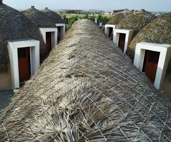 هتل پارسیان قلعه گنج-1