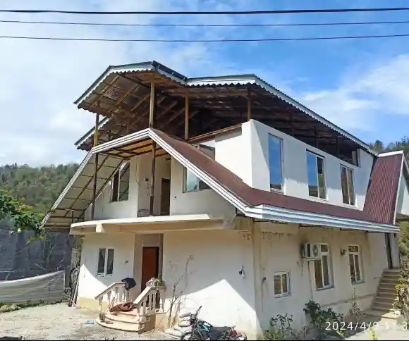 اقامتگاه بومگردی زمرد حویق-1