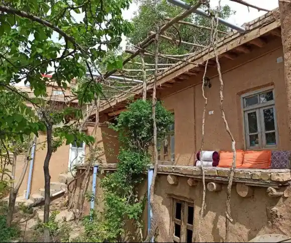 اقامتگاه بومگردی رویین دژ-1