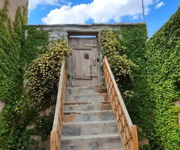 اقامتگاه بومگردی اله بوم-1