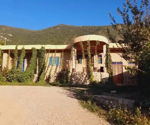 اقامتگاه بومگردی چشمه زاو-1