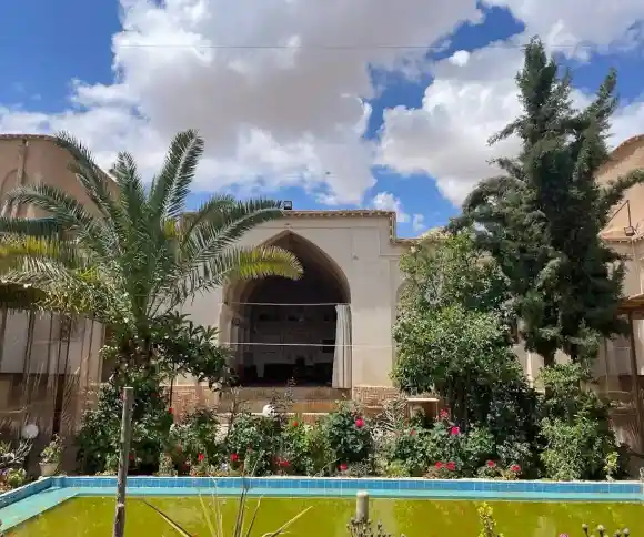 اقامتگاه بومگردی سرای جاوید-1