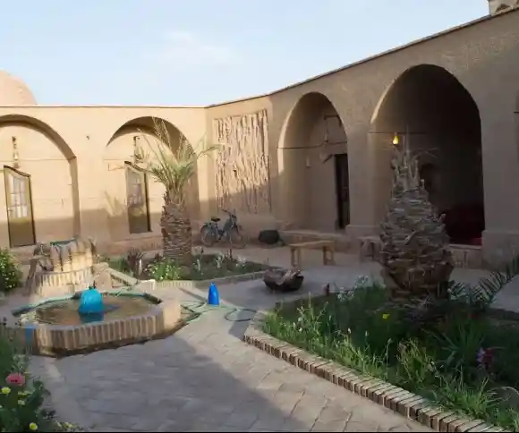 اقامتگاه بومگردی نخل و نرگس-1