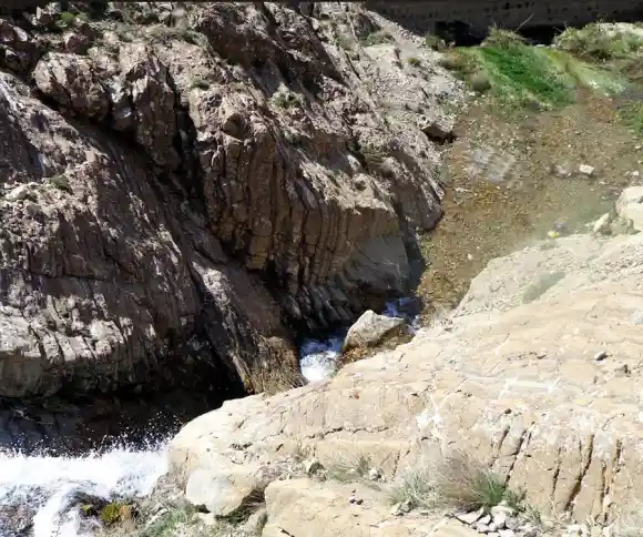 چشمه بوزخانه-1