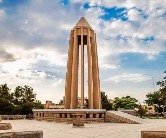 آرامگاه ابوعلی سینا-1