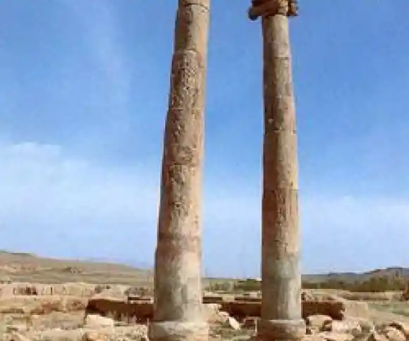 ستونهای سنگی خورهه-1