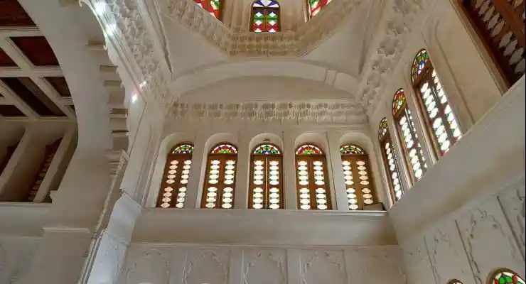 بوتیک هتل آقازاده