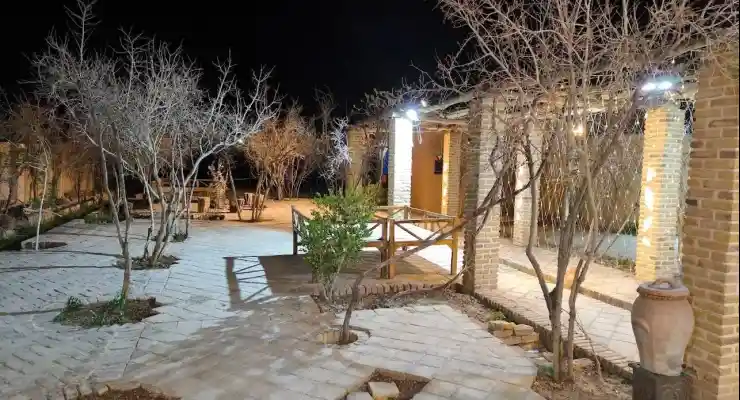 اقامتگاه بومگردی انارستون