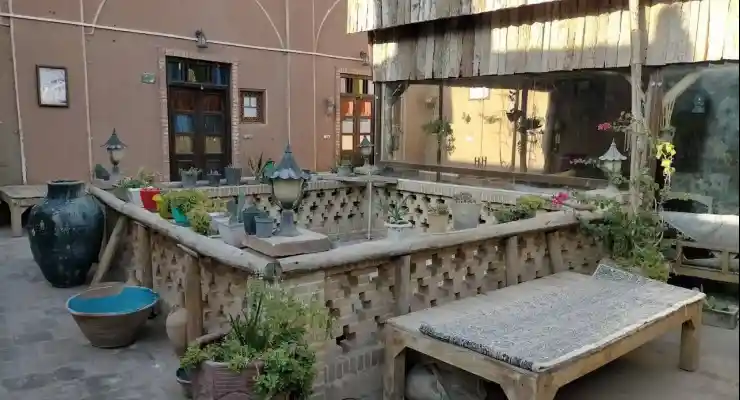 اقامتگاه سنتی کمال الملک