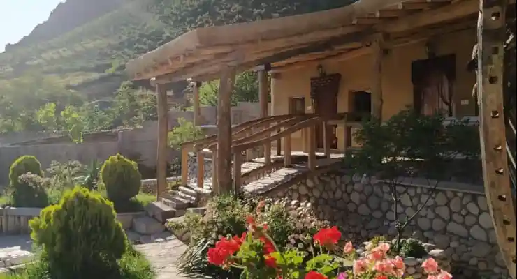 اقامتگاه بومگردی حافظ