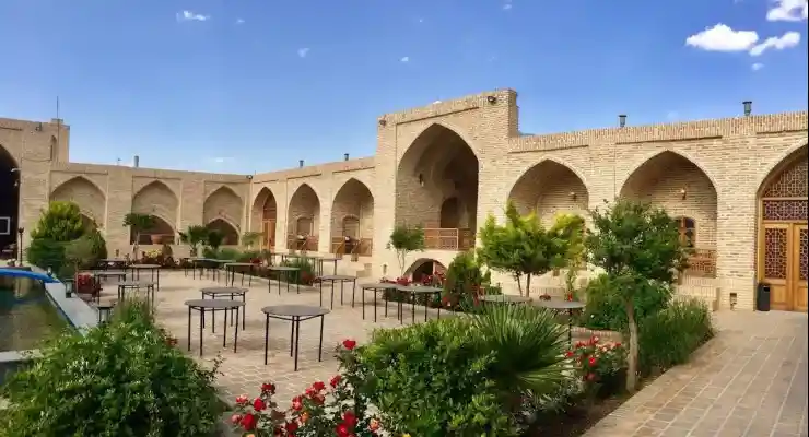 هتل کارون دلیجان(کاروانسرای دودهک)
