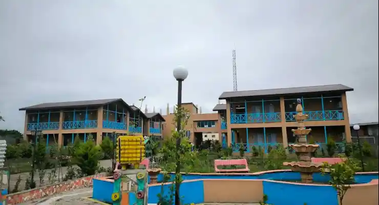 اقامتگاه بومگردی قائم