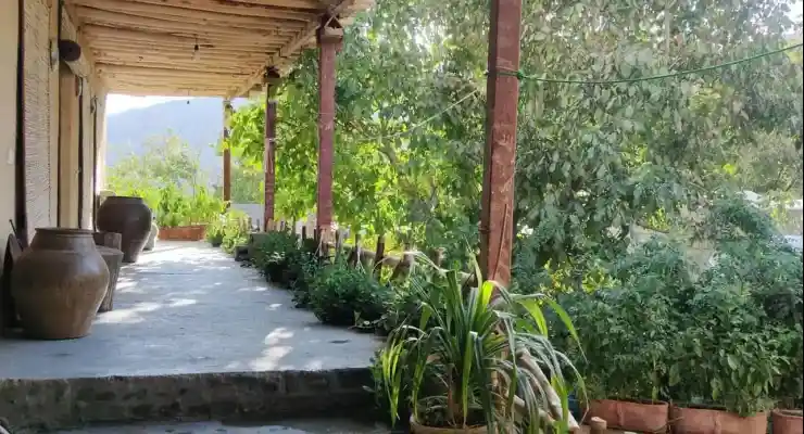 اقامتگاه بومگردی سرای عتیق