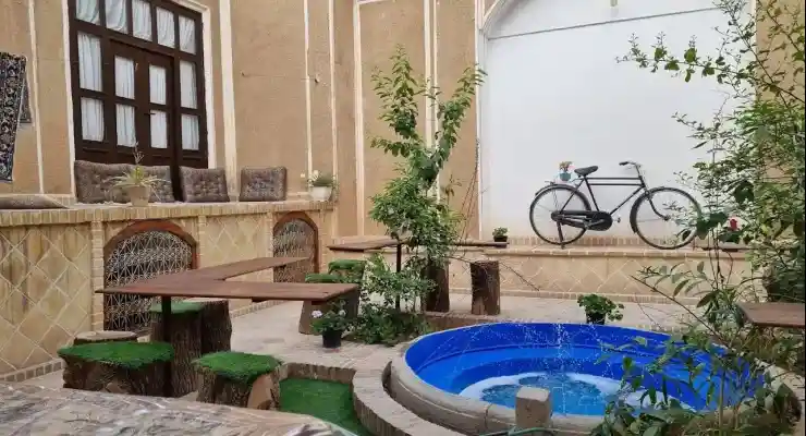 اقامتگاه بومگردی شاخه نبات