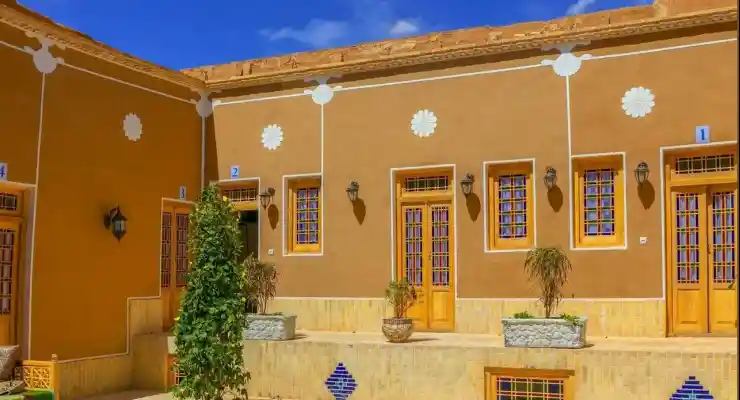 اقامتگاه سنتی شمعدونی