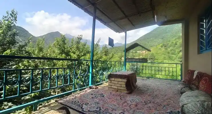 اقامتگاه بومگردی شکوفه های انار