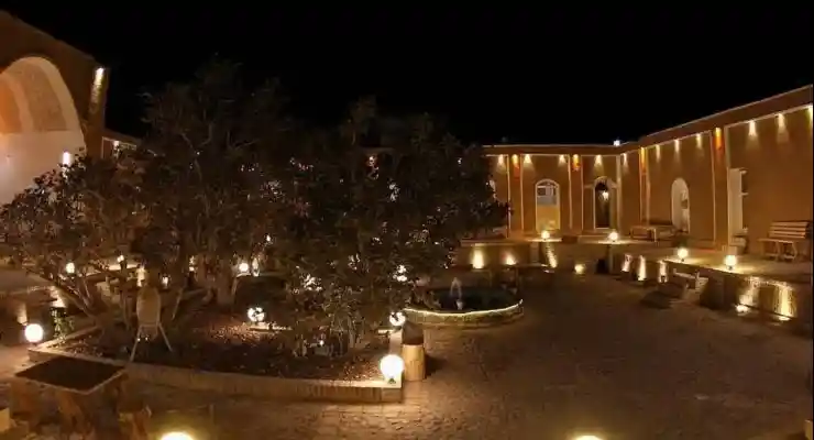 اقامتگاه بومگردی ستاره کویر