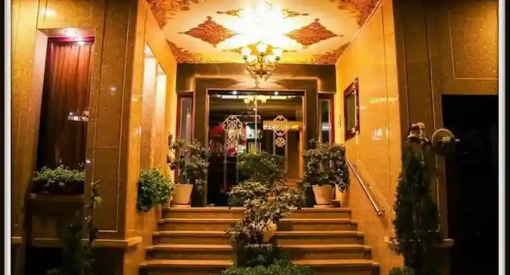 هتل آپارتمان هشت بهشت