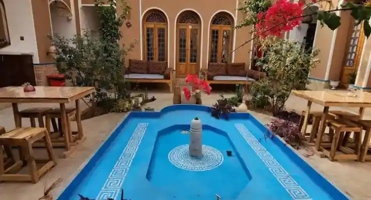 اقامتگاه بومگردی خشت و خاطره