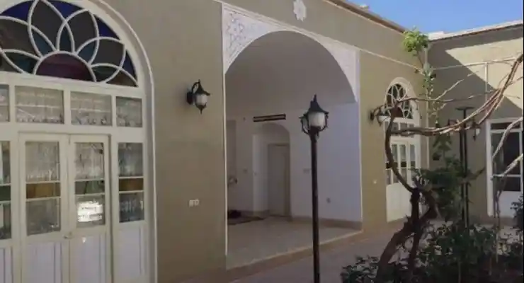 اقامتگاه بومگردی آبی بی