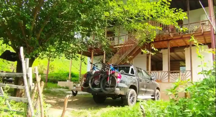 اقامتگاه بومگردی کلبه جنگلی فوشه