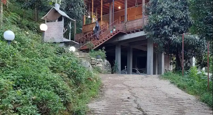 اقامتگاه بومگردی بنفشه