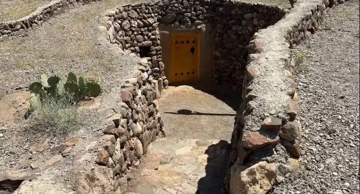 اقامتگاه بومگردی ده عروس