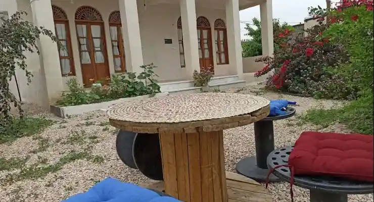 اقامتگاه بومگردی دمیت