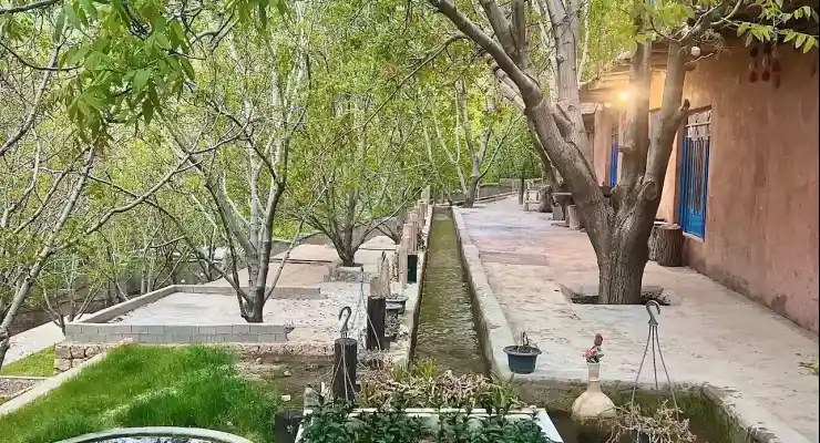 اقامتگاه بومگردی چهل چشمه کهکران