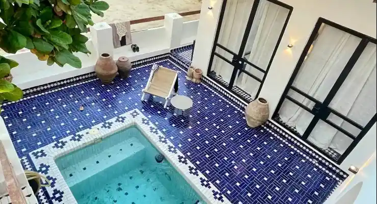 اقامتگاه بومگردی شلوت