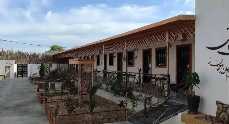 اقامتگاه بومگردی رامش