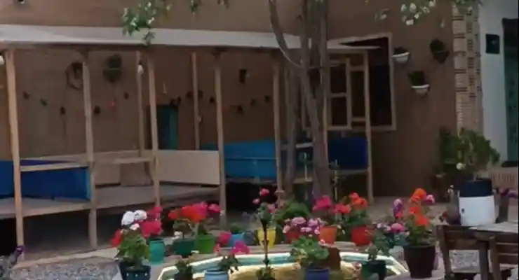 اقامتگاه بومگردی برخوان صولت