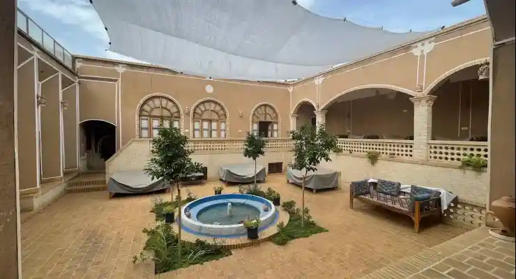 اقامتگاه بومگردی گلابتون