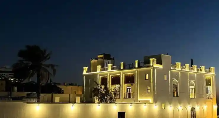 بوتیک هتل عمارت بیلیارد