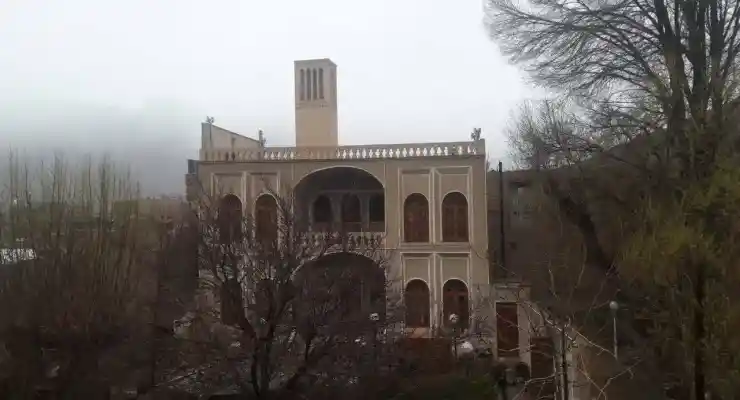 اقامتگاه بومگردی حاجی خان