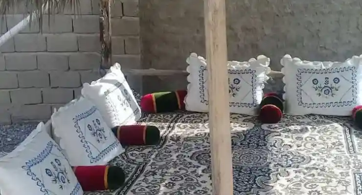 اقامتگاه بومگردی قندیل نمکی