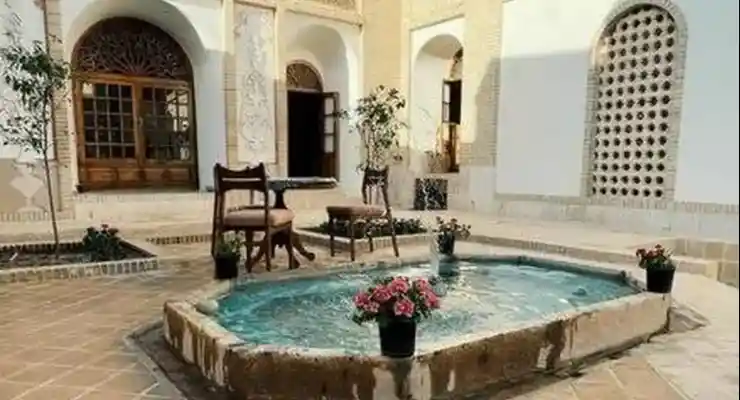 اقامتگاه سنتی کلیاس کرمان