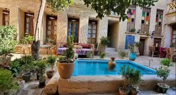 اقامتگاه سنتی ماه منیر