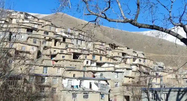 اقامتگاه بومگردی سروه