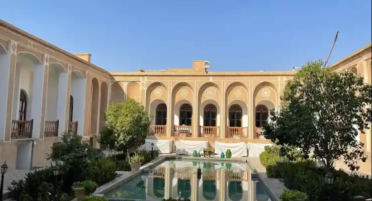 بوتیک هتل لاله