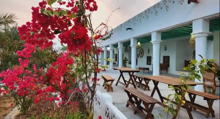 اقامتگاه بومگردی عمارت سفید