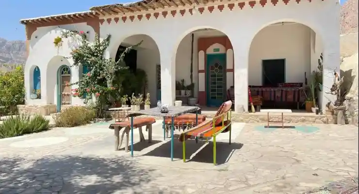 اقامتگاه بومگردی بیشاپور