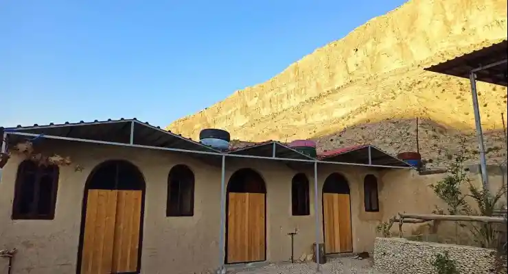 اقامتگاه بومگردی حجار