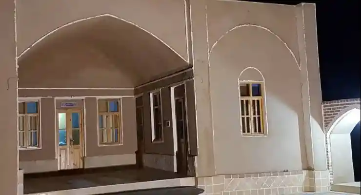 اقامتگاه بومگردی رومنان