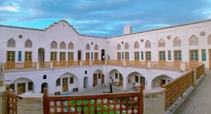 اقامتگاه سنتی خانه ادیب